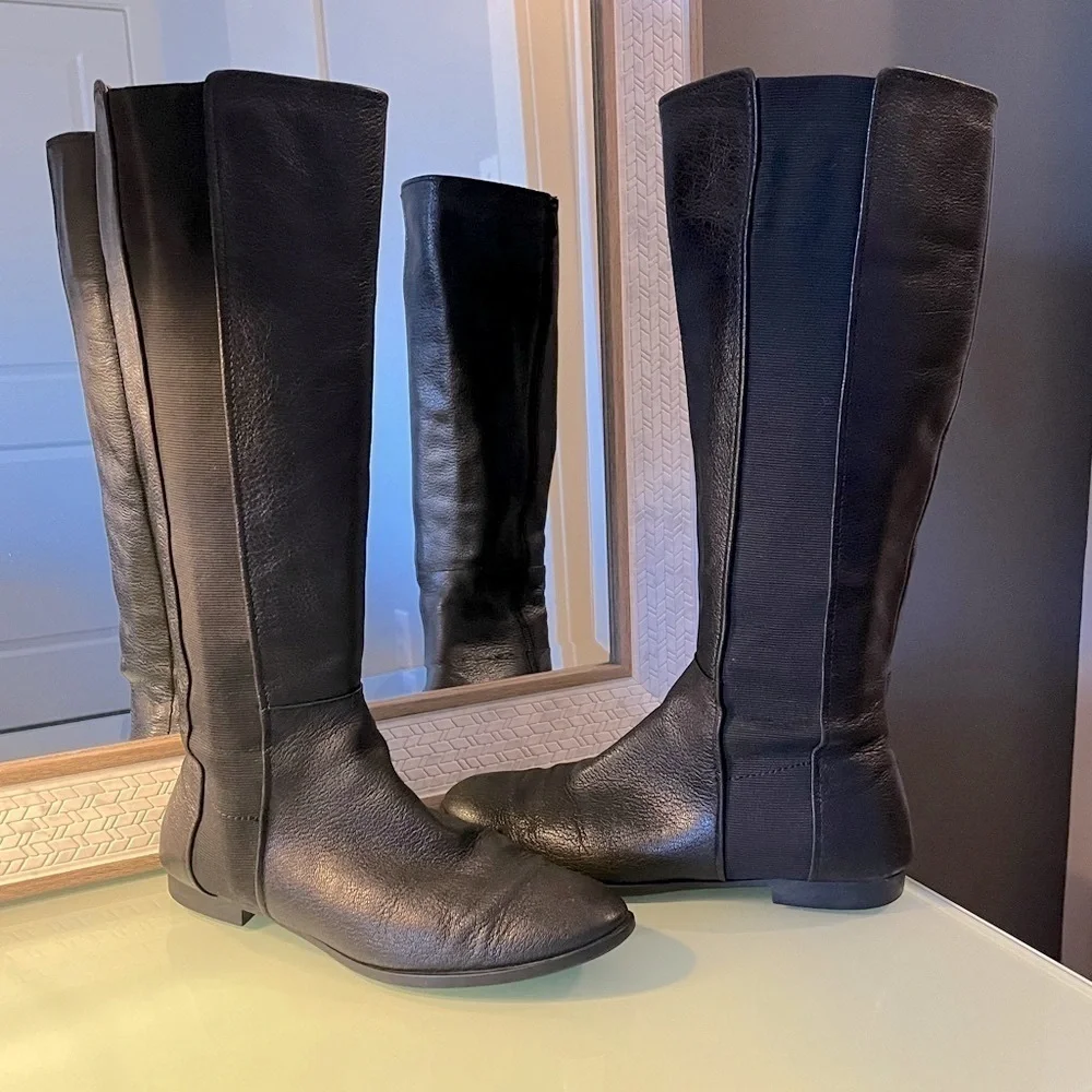 Sofft Black leather boots